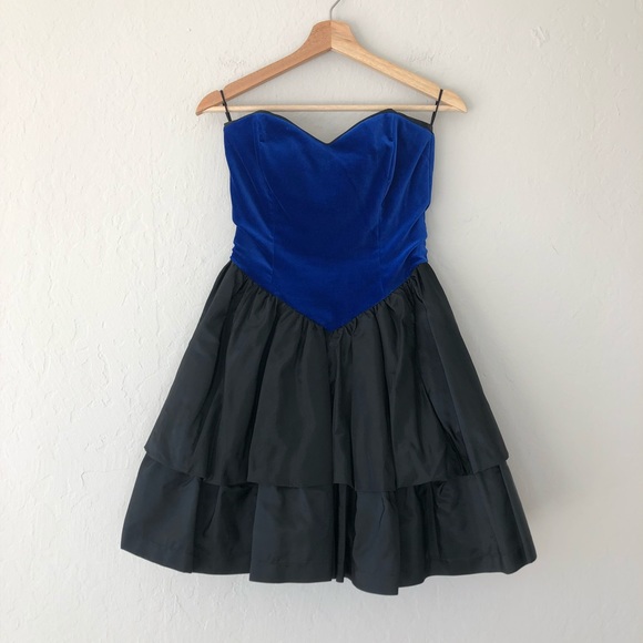 Laura Ashley Dresses & Skirts - Laura Ashley Vintage Strapless Velvet Tiered Ruffle Hem Dress